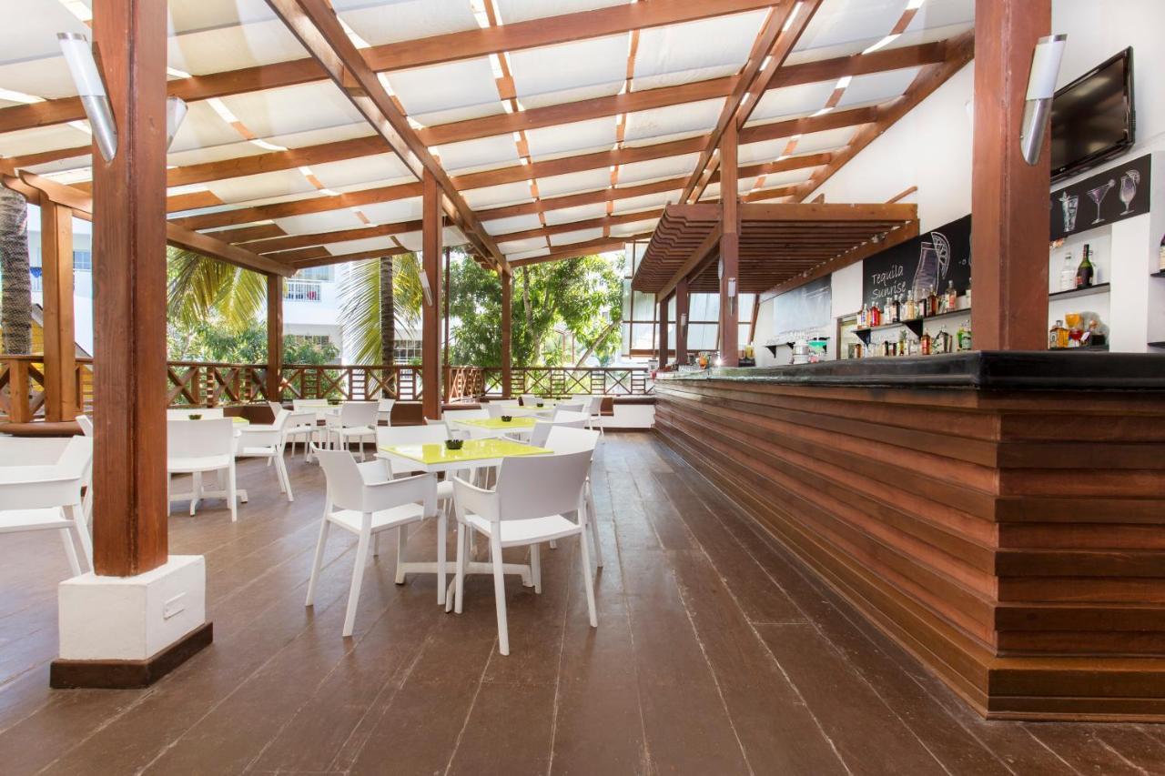 ビー リブ コレクション カノア オール インクルーシブ バヤイベ エクステリア 写真 The bar at the rooftop