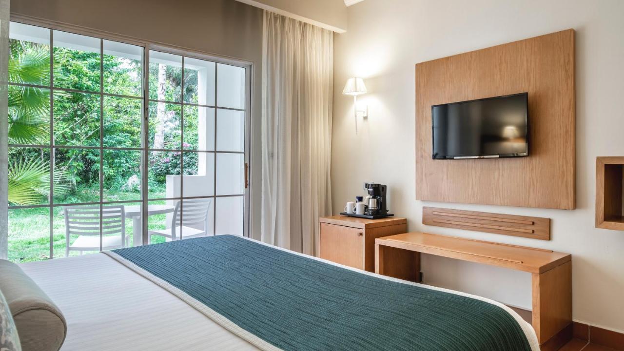 ビー リブ コレクション カノア オール インクルーシブ バヤイベ エクステリア 写真 A room at the hotel