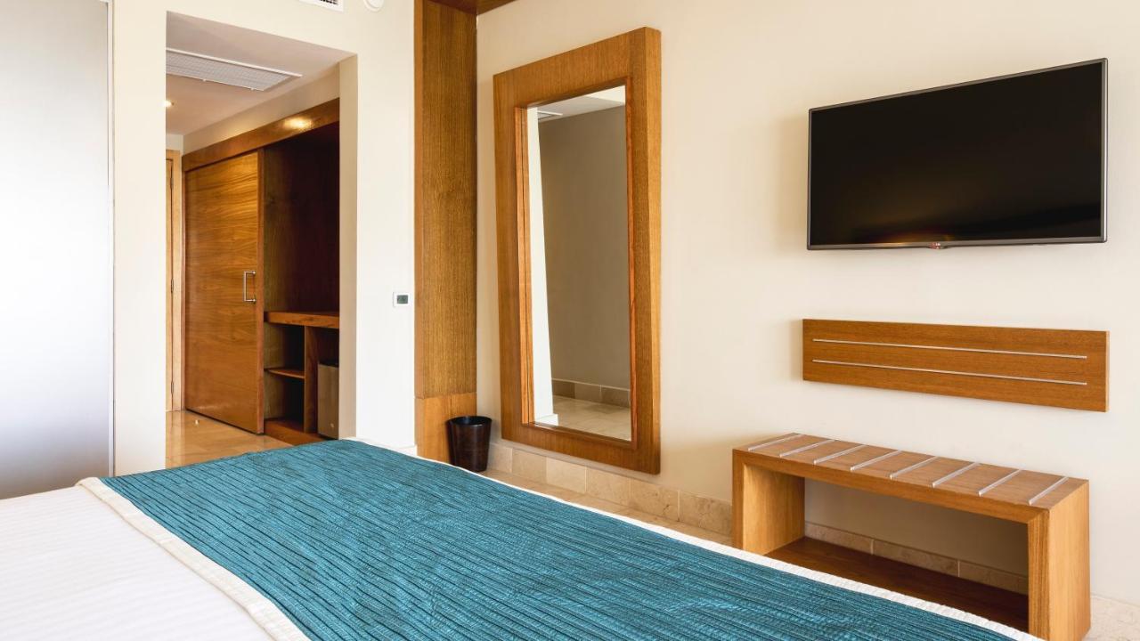 ビー リブ コレクション カノア オール インクルーシブ バヤイベ エクステリア 写真 A carpet in a hotel room