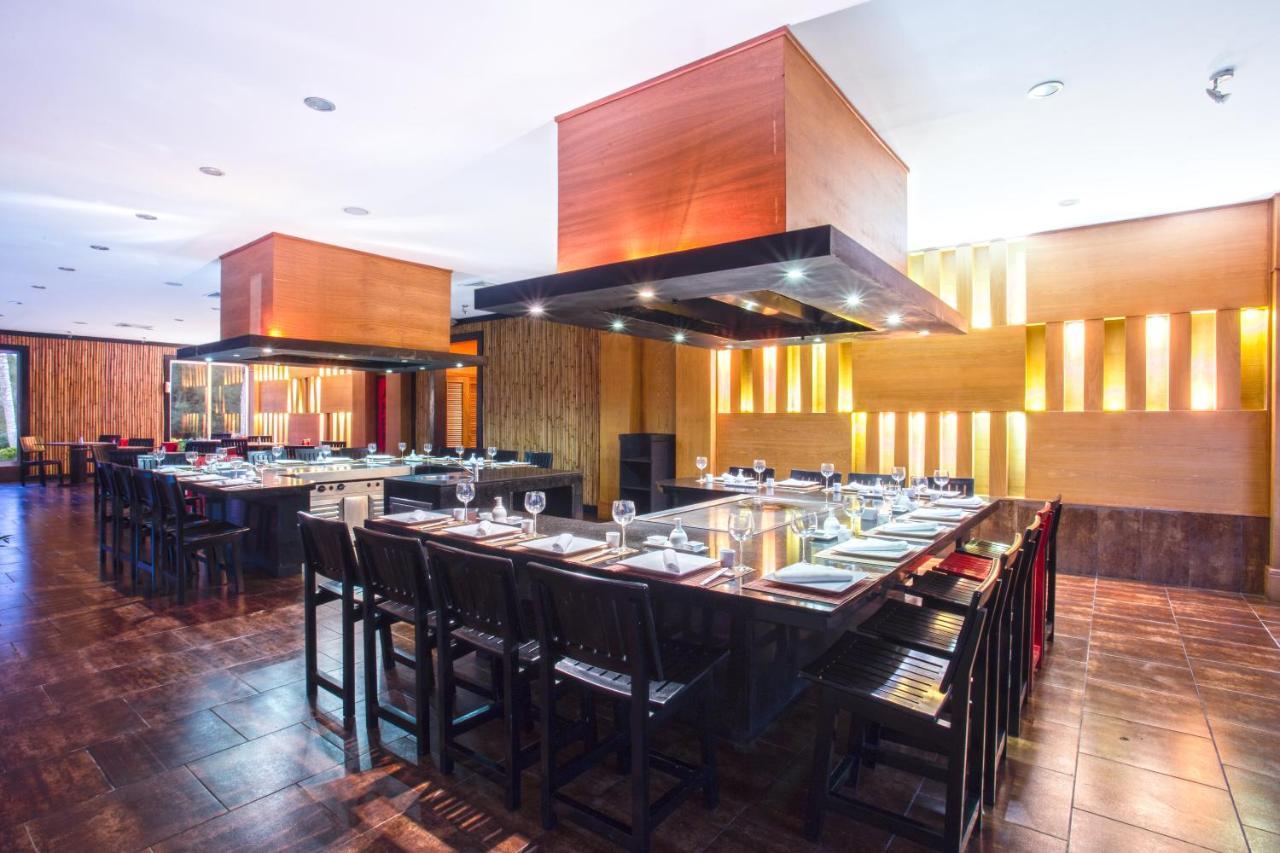 ビー リブ コレクション カノア オール インクルーシブ バヤイベ エクステリア 写真 Interior of a restaurant
