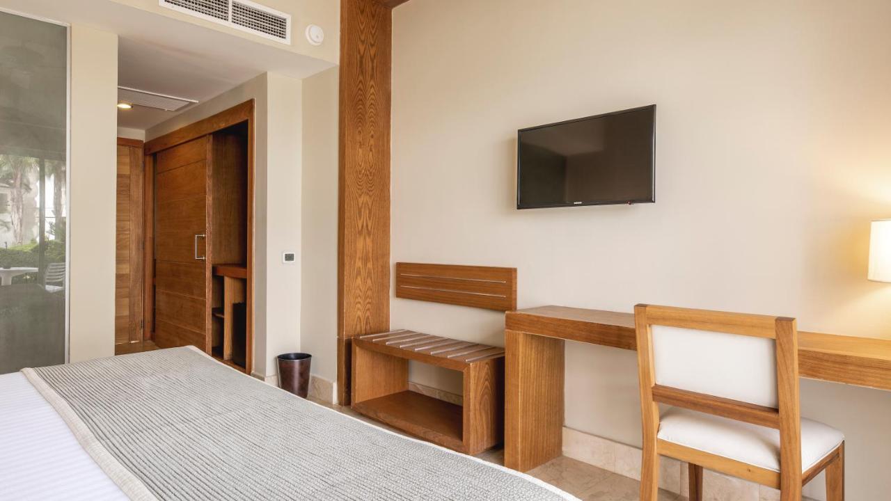 ビー リブ コレクション カノア オール インクルーシブ バヤイベ 部屋 写真 A room at the hotel