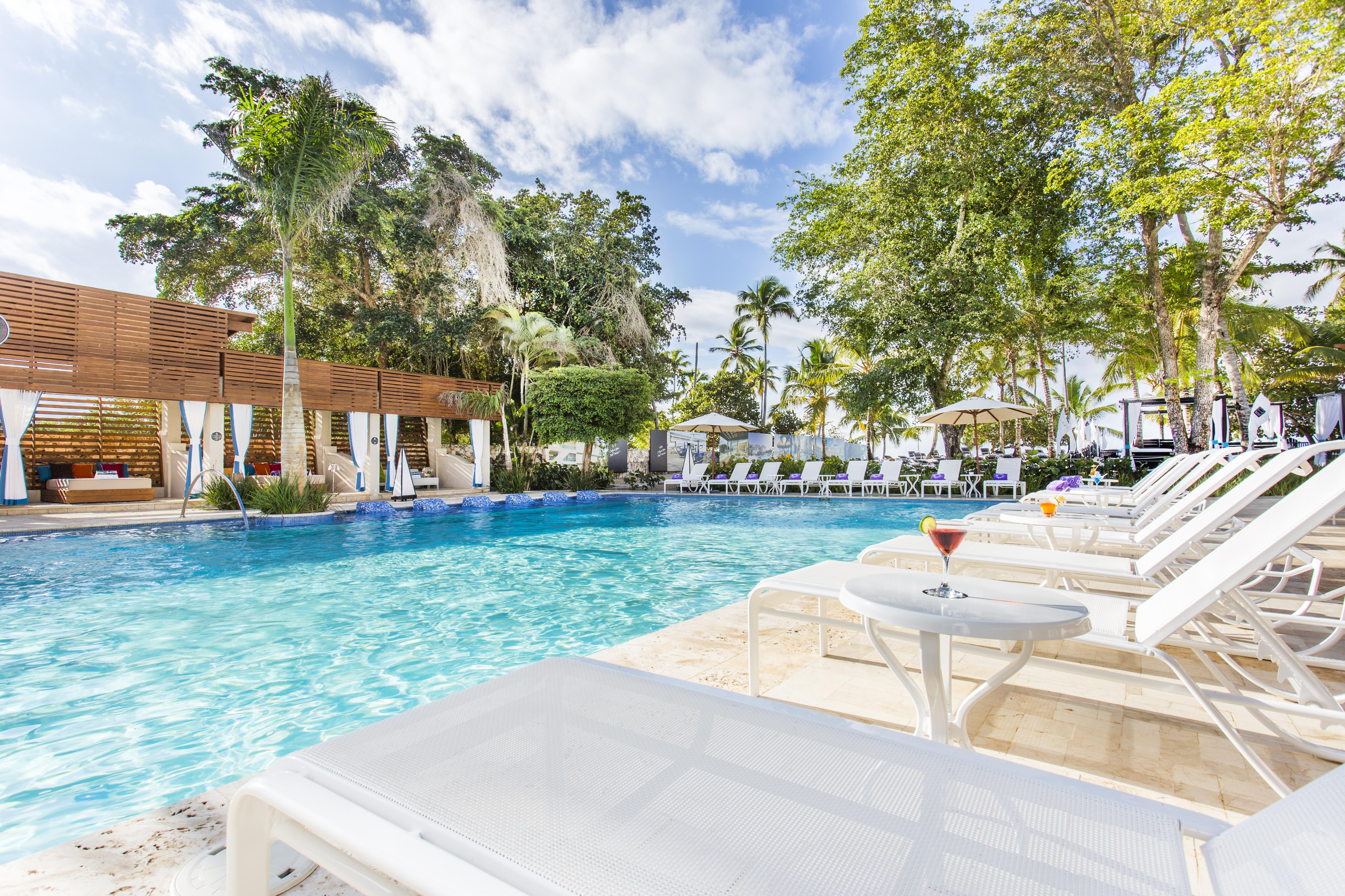 ビー リブ コレクション カノア オール インクルーシブ バヤイベ エクステリア 写真 The pool at the Eden Roc Cap Cana
