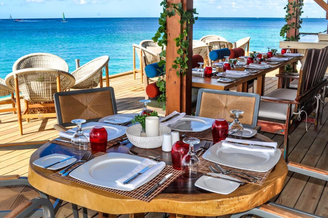ビー リブ コレクション カノア オール インクルーシブ バヤイベ エクステリア 写真 A restaurant in Aruba